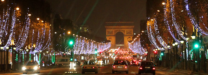 Les Champs Elysées et l'Arc de Triomphe à Noël