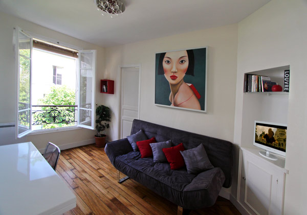 Salon du studio de la rue lepic et sa vue sur le jardin
