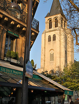 L'Église St Germain et le café Les 2 Magots