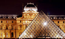 Le Louvre et la Pyramide